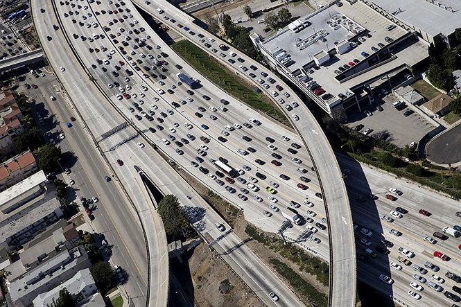 Chủ sở hữu SUV và bán tải muốn xe 'ăn xăng' ít hơn - ảnh 1