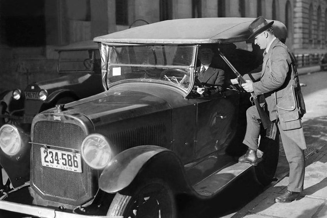Lịch sử của những chiếc xe cảnh sát 'siêu ngầu' tại Mỹ - ảnh 1