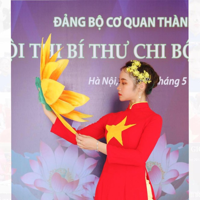 Tân cử nhân trẻ tuổi nhất trường ĐH Kinh tế Quốc dân là Đảng viên, sinh viên xuất sắc - ảnh 10