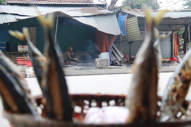 Về làng cá nướng thơm nức mũi nổi tiếng bậc nhất Hà Tĩnh - ảnh 2