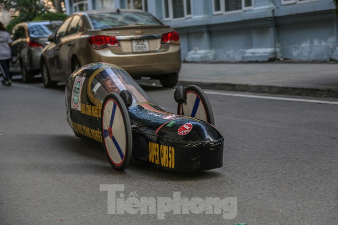 Chi tiết chiếc xe chạy hơn 1.000 km chỉ tốn một lít xăng xuất hiện ở Hà Nội - ảnh 11