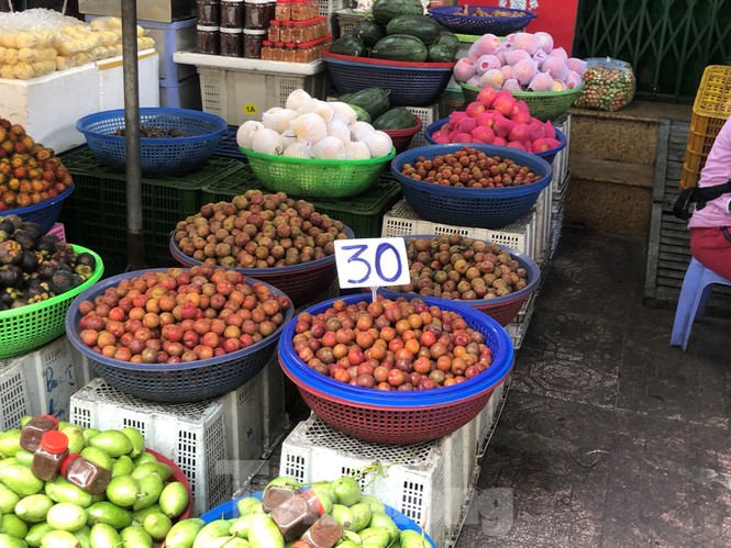 Mận Hà Nội vào Sài Gòn, giá 'loạn cào cào' - ảnh 6