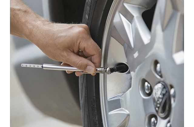 Có nên bơm khí nitơ cho lốp xe, ưu và nhược điểm?