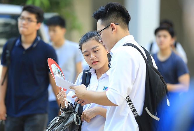 Trưởng một điểm thi ở Hà Nội bị tố vi phạm quy chế