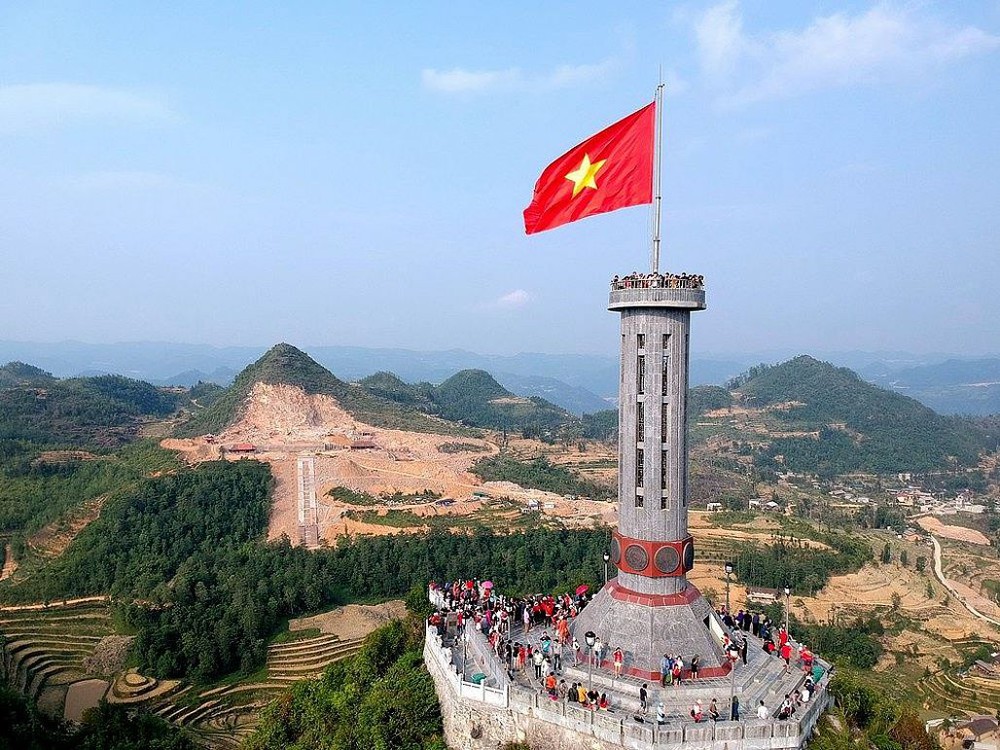 Nghe VietNamNet: Dự án du lịch tâm linh ở Lũng Cú: Bộ khẳng định 'không đúng quy hoạch'