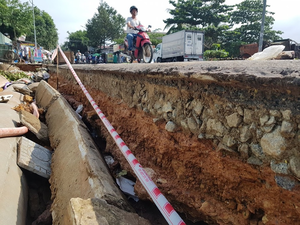 Đường trên đảo Phú Quốc bị tàn phá nghiêm trọng sau trận lụt lịch sử