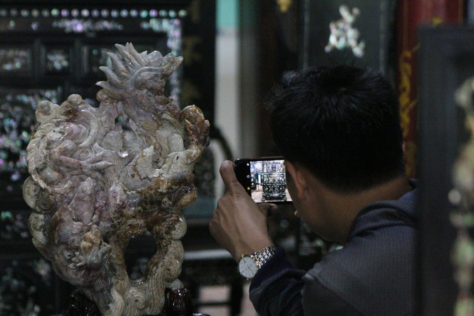 Chiêm ngưỡng chiếc giường cổ có giá bạc tỷ ở Đồng Tháp - ảnh 18