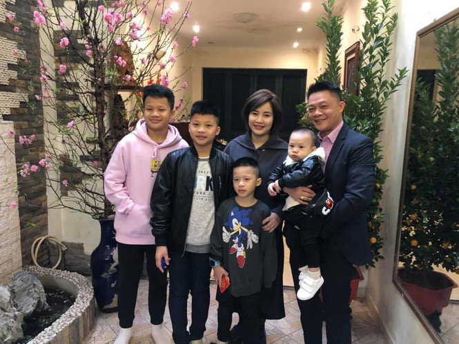 Nhan sắc bà xã kín tiếng của BTV Quang Minh - ảnh 1