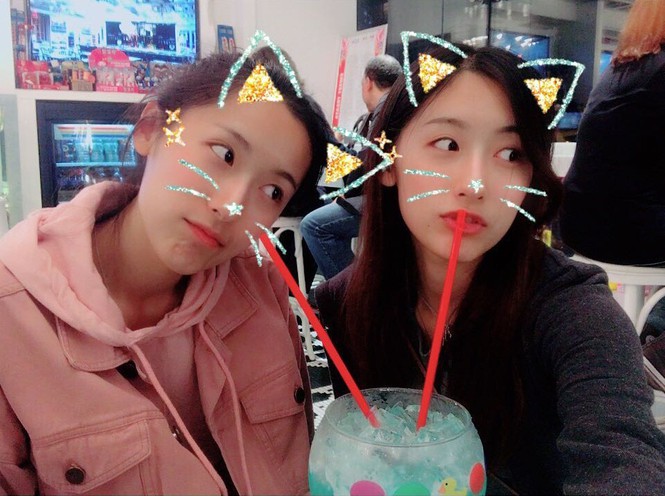 Cặp chị em sinh đôi tốt nghiệp Harvard làm MC truyền hình - ảnh 5