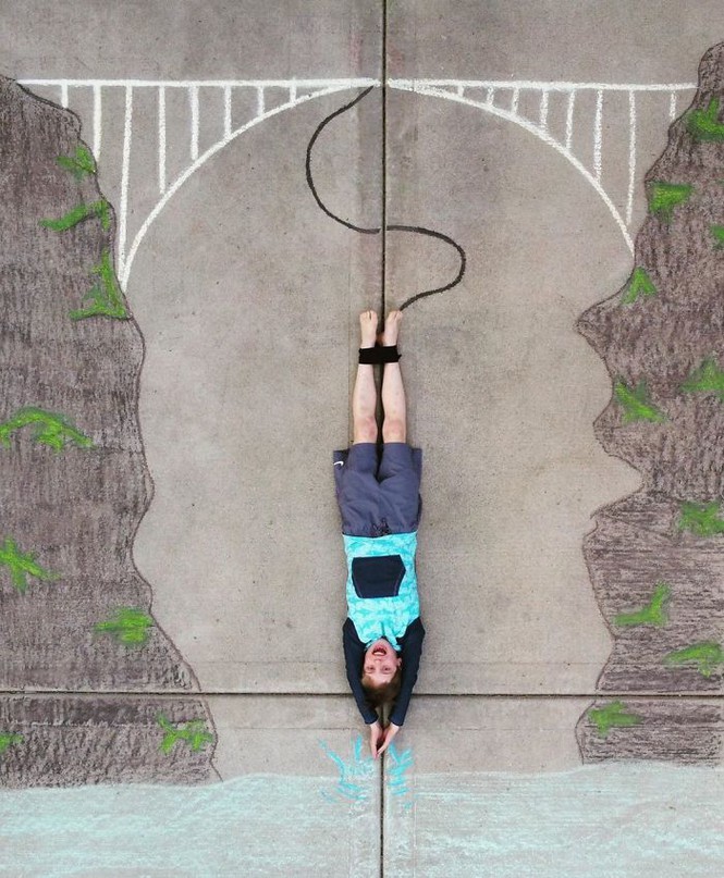 Cậu bé 14 tuổi vẽ tranh 'du lịch vòng quanh thế giới' cho em trai - ảnh 2