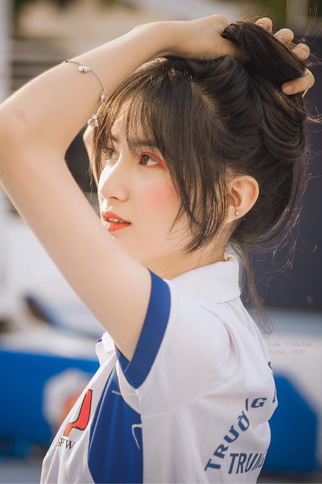 Vẻ đẹp trong veo tựa ‘nàng thơ’ của nữ sinh trường Cao đẳng Sư phạm Trung ương - ảnh 2