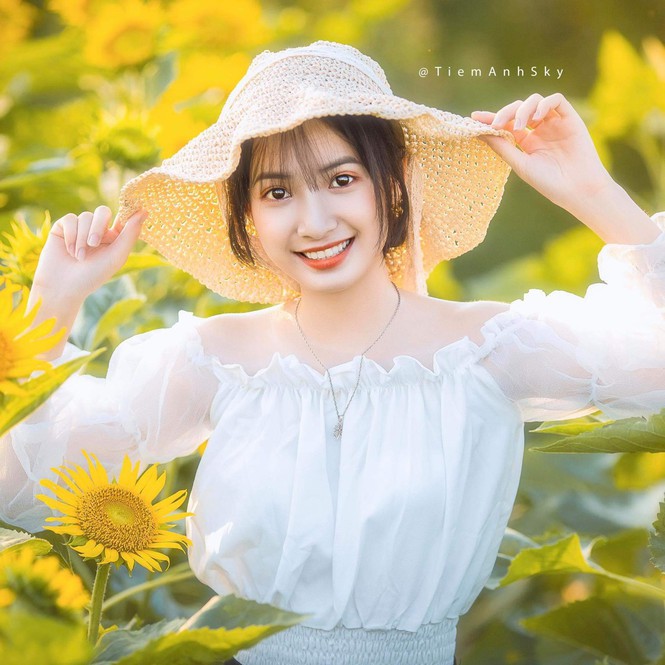 Vẻ đẹp trong veo tựa ‘nàng thơ’ của nữ sinh trường Cao đẳng Sư phạm Trung ương - ảnh 3