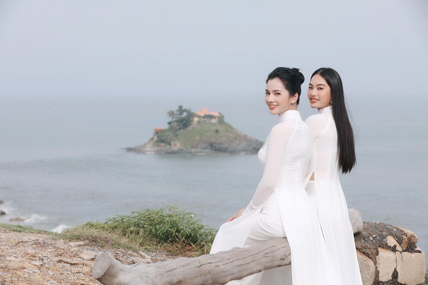 Thí sinh HHVN 2020 đẹp tinh khôi với áo dài trắng, 'check-in' thắng cảnh đẹp ở Vũng Tàu - ảnh 5