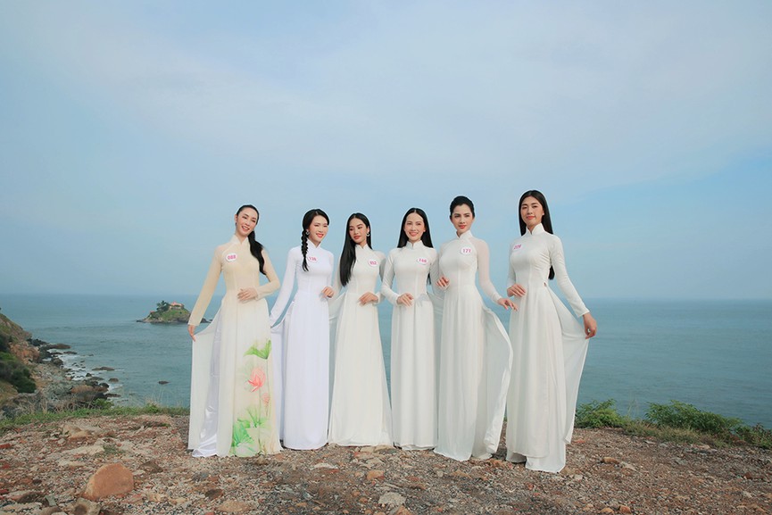 Thí sinh HHVN 2020 đẹp tinh khôi với áo dài trắng, 'check-in' thắng cảnh đẹp ở Vũng Tàu - ảnh 6