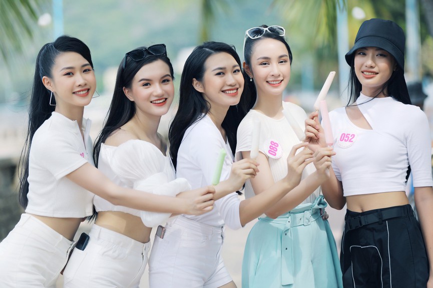 Nét hồn nhiên 'toả nắng' của những cô gái HHVN 2020 trên thành phố biển Vũng Tàu - ảnh 1