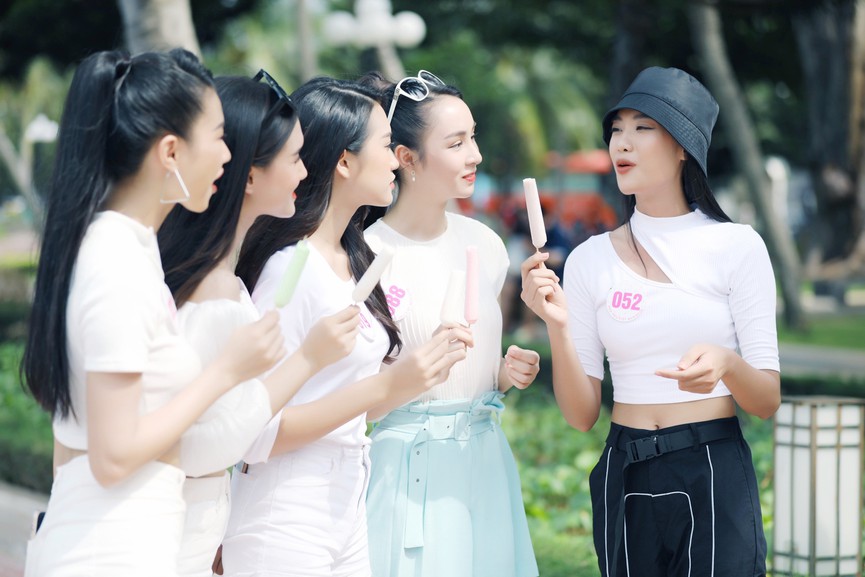 Nét hồn nhiên 'toả nắng' của những cô gái HHVN 2020 trên thành phố biển Vũng Tàu - ảnh 2