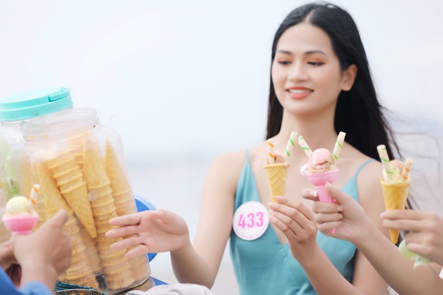 Nét hồn nhiên 'toả nắng' của những cô gái HHVN 2020 trên thành phố biển Vũng Tàu - ảnh 7