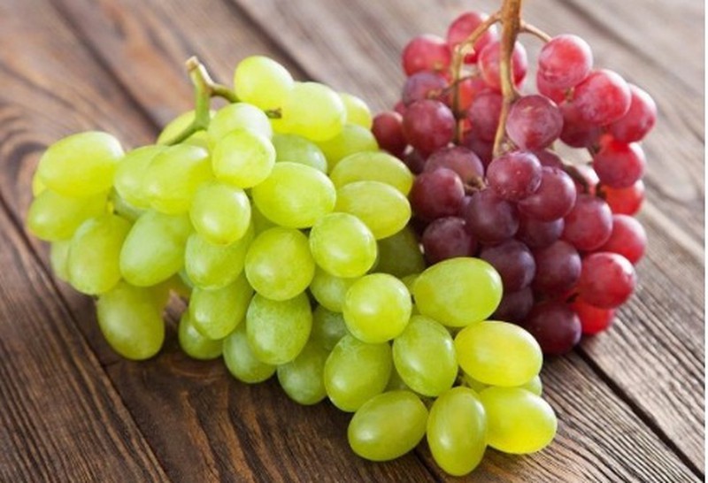 Bí quyết chọn nho tươi không hóa chất của các bà nội trợ thông thái