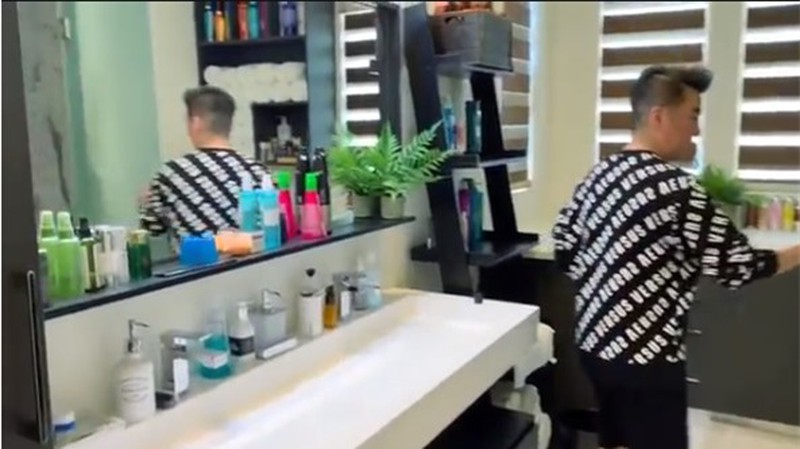 Ngam biet thu khung cua Dam Vinh Hung ben My, bat ngo diem dac biet-Hinh-2