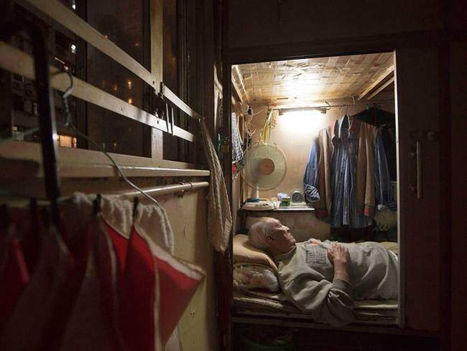 Giat minh cho tro chua den 2m2, be nhu