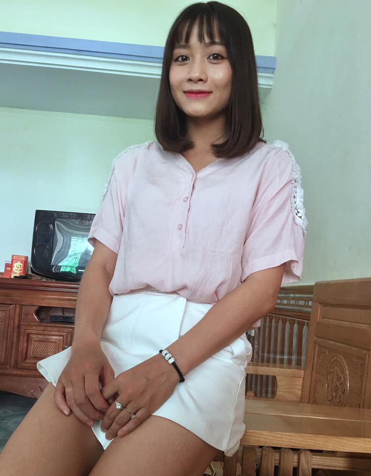 Hot girl bong da nu Viet Nam Hoang Thi Loan an mac cuc xinh ngoai doi-Hinh-12