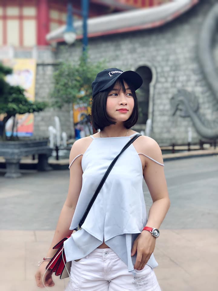 Hot girl bóng đá nữ Việt Nam Hoàng Thị Loan ăn mặc cực xinh ngoài đời - Hình 3 Hot girl bong da nu Viet Nam Hoang Thi Loan an mac cuc xinh ngoai doi-Hinh-3