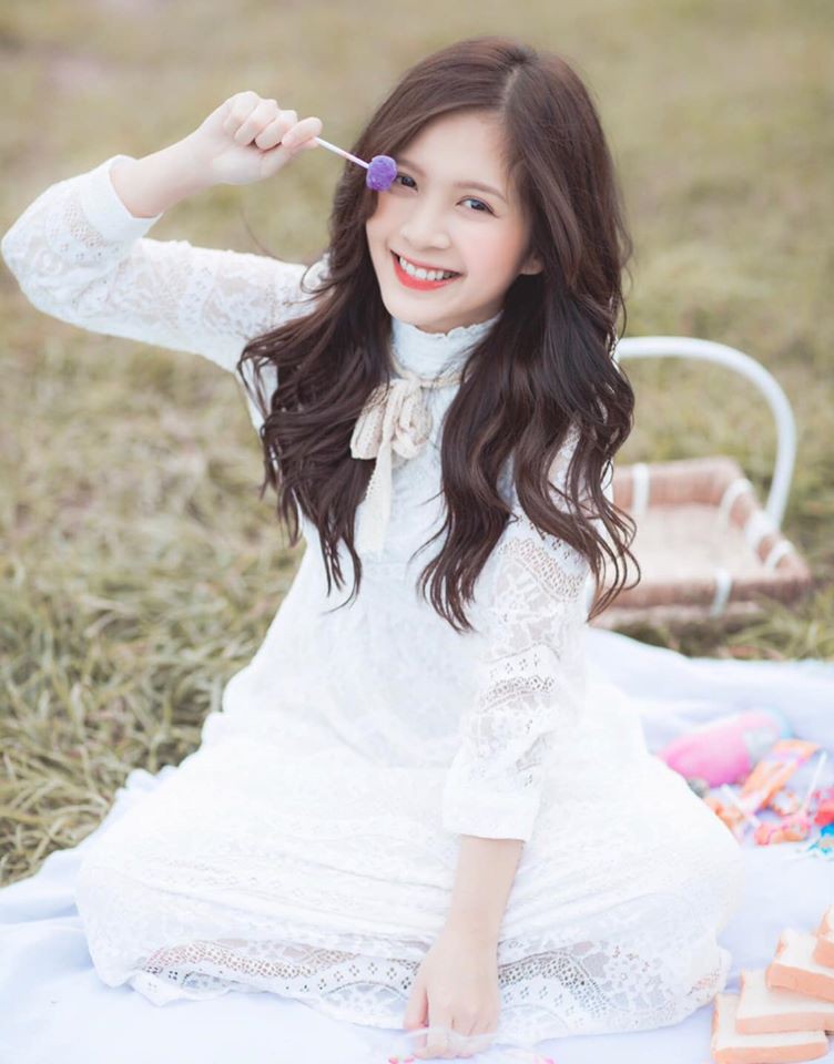 Hot girl Ha thanh trong “Nhung ngay khong quen” an mac nu tinh-Hinh-9