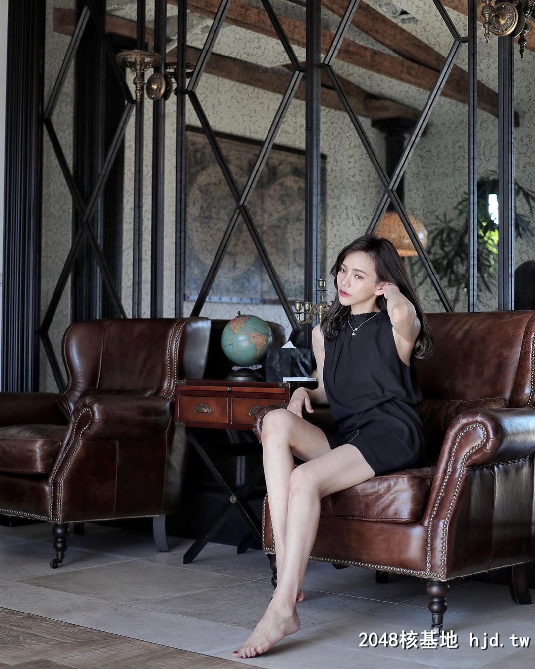 Nữ tiếp viên hàng không nổi tiếng Đài Loan ăn mặc cực gợi cảm - Hình 8 Nu tiep vien hang khong noi tieng Dai Loan an mac cuc goi cam-Hinh-8
