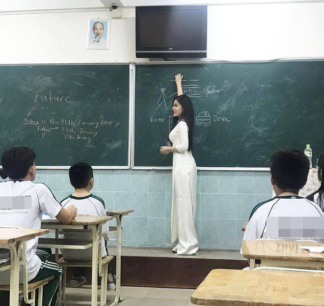 Cô giáo trẻ gây sốt vì ăn mặc nóng bỏng khi rời bục giảng Co giao tre gay sot vi an mac nong bong khi roi buc giang