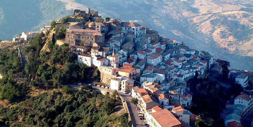 Thi tran “quy am” rung ron - noi nguoi dan khong dam goi thang ten