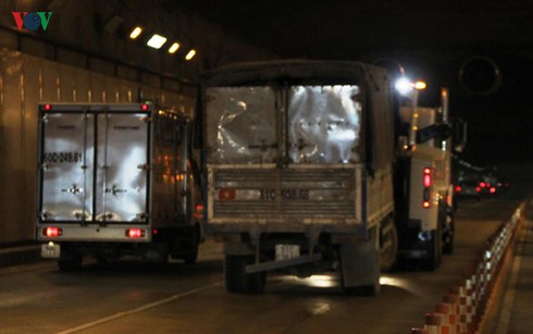 TP HCM: Tạm đóng cửa hầm vượt sông Sài Gòn để xử lý tai nạn liên hoàn - ảnh 1