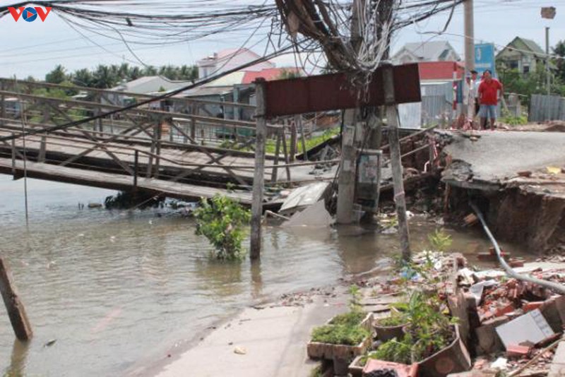 ung pho sat lo dbscl: dung ngoi khong yen canh sat lo hinh 2