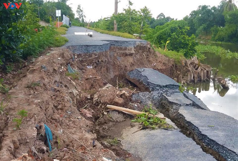 ung pho sat lo dbscl: dung ngoi khong yen canh sat lo hinh 4