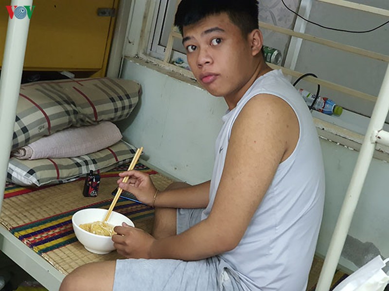 2.000 sinh vien o lai ky tuc xa, an my qua ngay giua tam dich covid-19 hinh 3