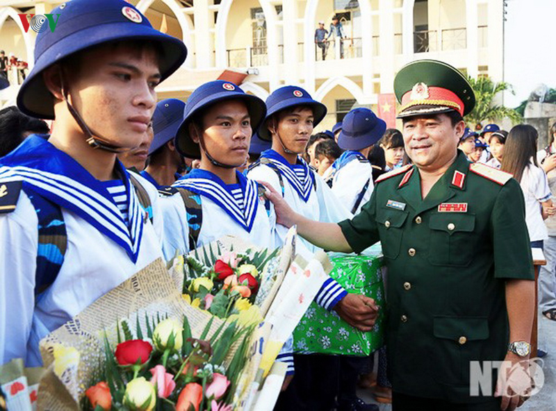 thieu tuong trinh dinh thach giu chuc chinh uy quan khu 5 hinh 1