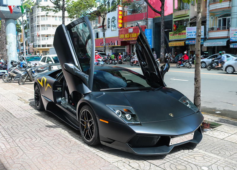 sieu xe trieu do lamborghini murcielago sv tai xuat duong pho sai gon hinh 1
