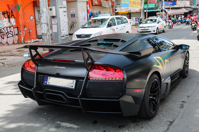sieu xe trieu do lamborghini murcielago sv tai xuat duong pho sai gon hinh 4