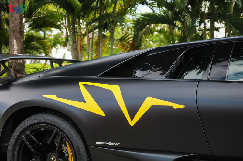 sieu xe trieu do lamborghini murcielago sv tai xuat duong pho sai gon hinh 8