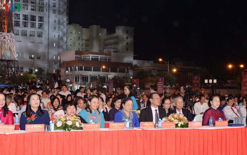 chu tich quoc hoi du le ky niem 60 nam ngay ben tre dong khoi hinh 2