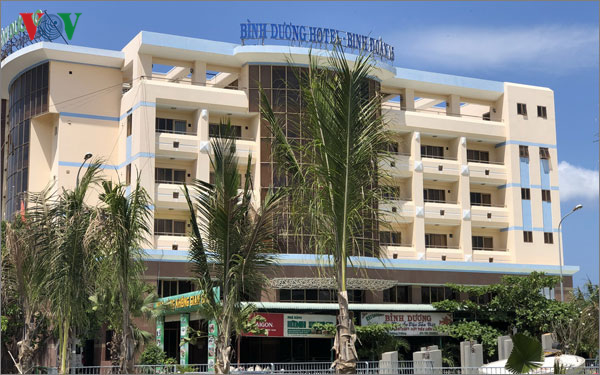 binh dinh chi 32 ty dong di doi khach san de tra lai mat bien cho dan hinh 1