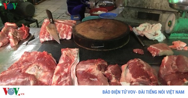 Nghe VietNamNet: TP HCM đang tăng cường nhập khẩu thịt heo