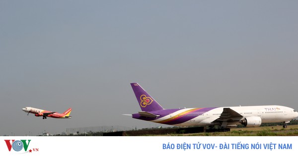 Nghe VietNamNet: Hủy nhiều chuyến bay do bão số 5