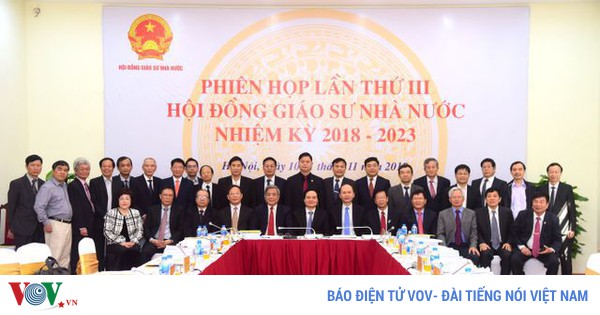 Nghe VietNamNet: Hội đồng Giáo sư Nhà nước lý giải vì sao 16 ứng viên 