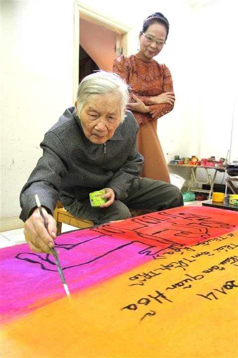 Hôm nay tăng cường tìm kiếm quanh khu vực nghi có xác máy bay CASA 212 - ảnh 5