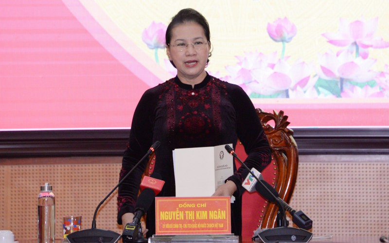 chu tich quoc hoi tham, chuc mung quan chung hai quan, quan khu 3 hinh 3