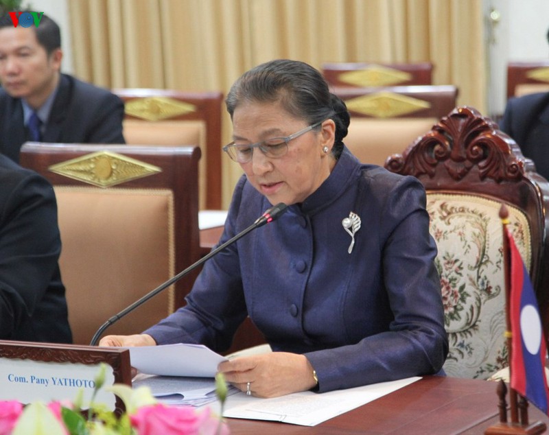 chu tich quoc hoi nguyen thi kim ngan hoi dam voi nguoi dong cap lao hinh 2