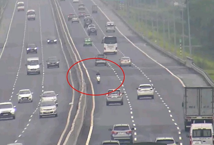 tam giu nguoi di xe may nguoc chieu cao toc ha noi-hai phong de xu ly hinh 1