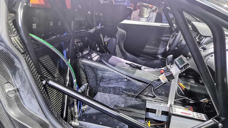 bugatti mang chiron super sport 300+ bui ban, con trung di trien lam hinh 13