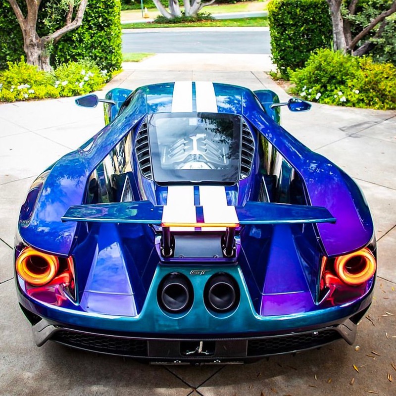 kham pha mau son dac biet tri gia hon 2 ty dong cua ford gt hinh 2