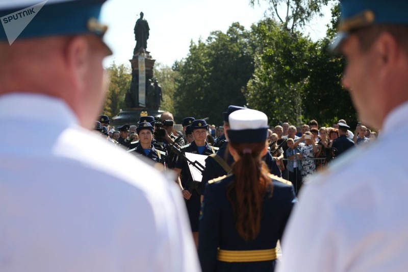 can canh cac nu hoc vien xinh xan cua hang khong quan su nga hinh 10